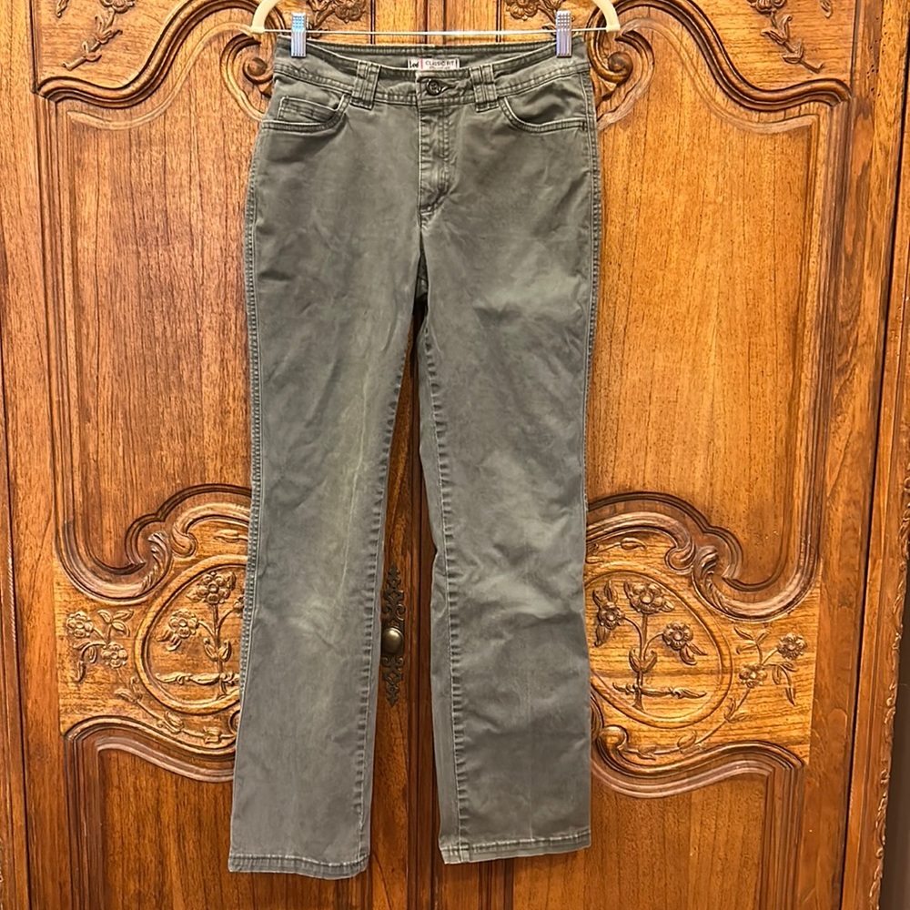Lee olive green cotton pants size 6